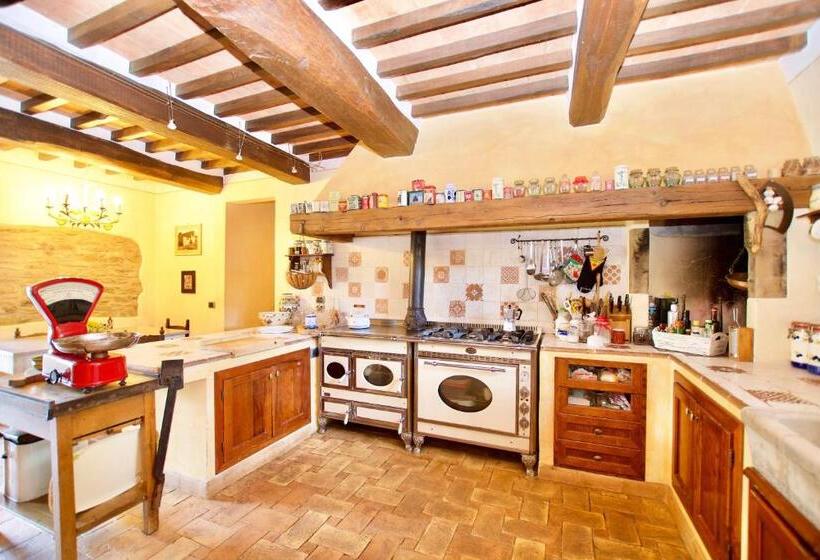 Апартаменты 3 Спальни, Borgo Solamore