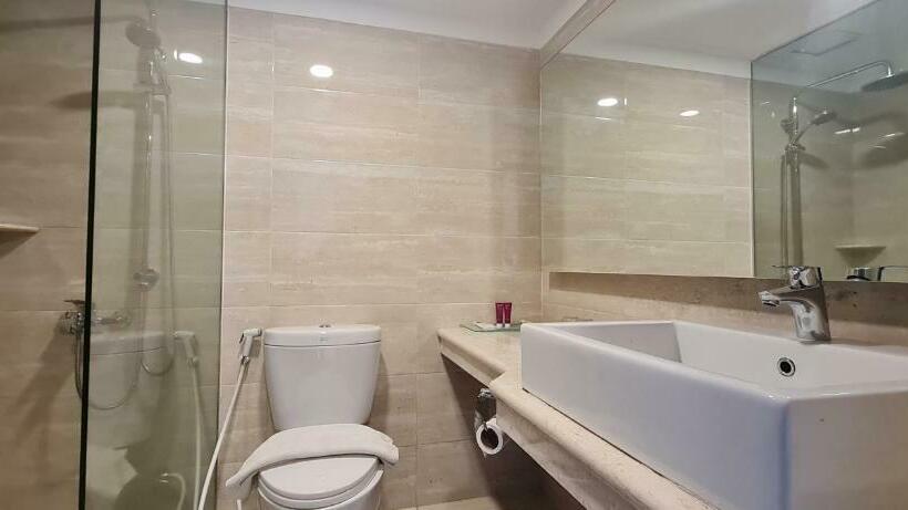 Номер Deluxe, Grand Inna Samudra Beach