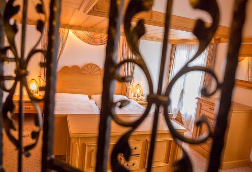 Номер Deluxe, Olympia
