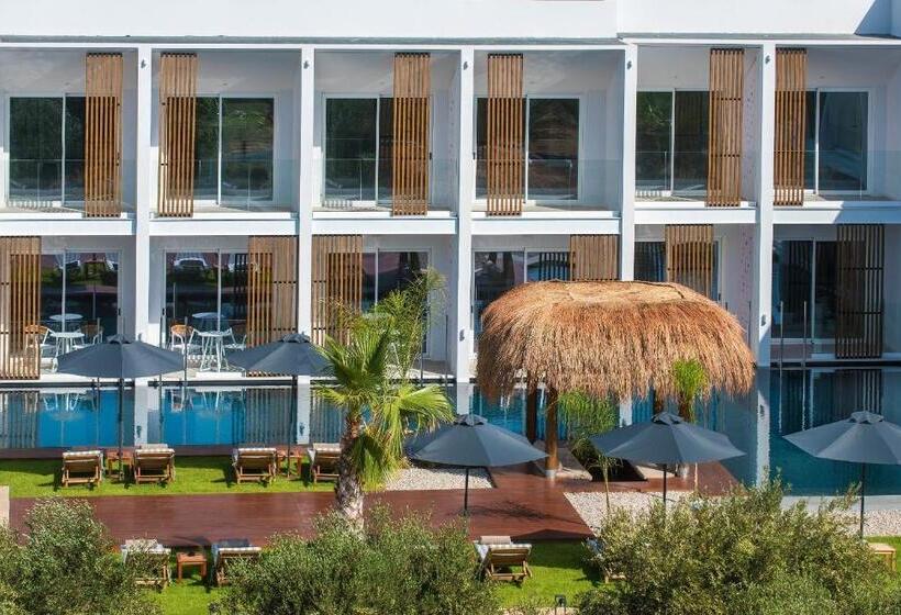 Standard swim-up room, Sensus Experience By Lavris