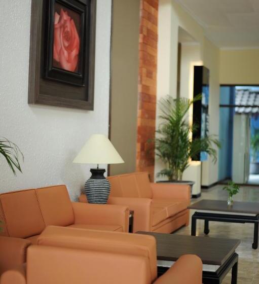 Номер Deluxe Кровать Кинг, Sofia Juanda Surabaya