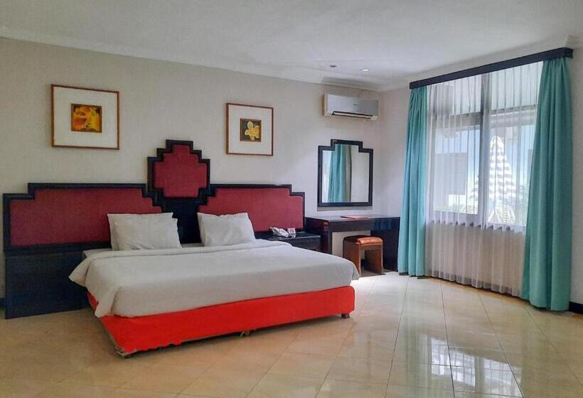Номер Deluxe Кровать Кинг, Sofia Juanda Surabaya