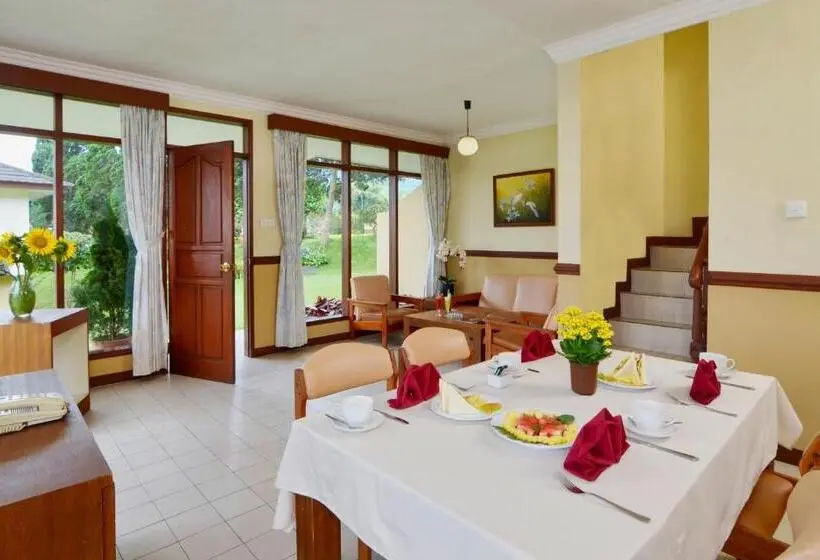 Standart Bungalov, The Jayakarta Cisarua