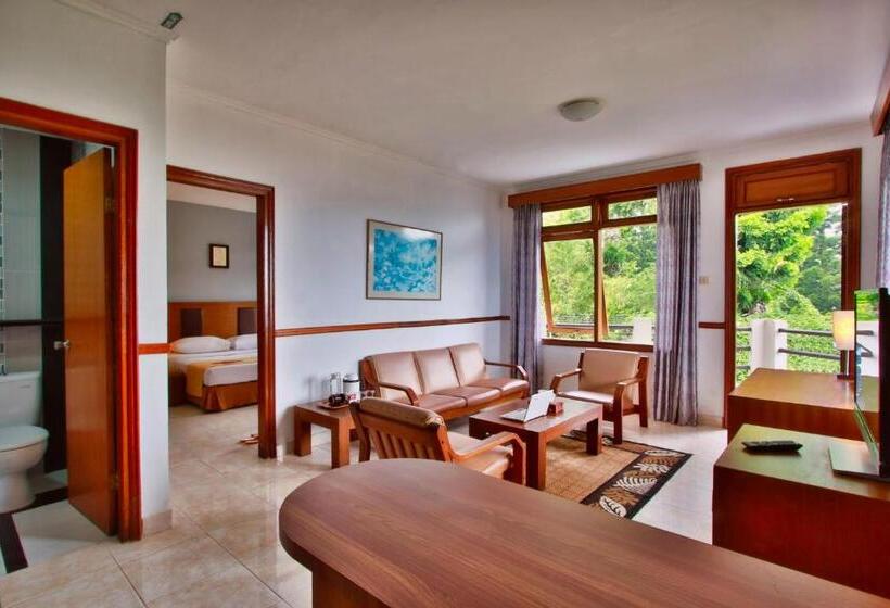 Suite, The Jayakarta Cisarua