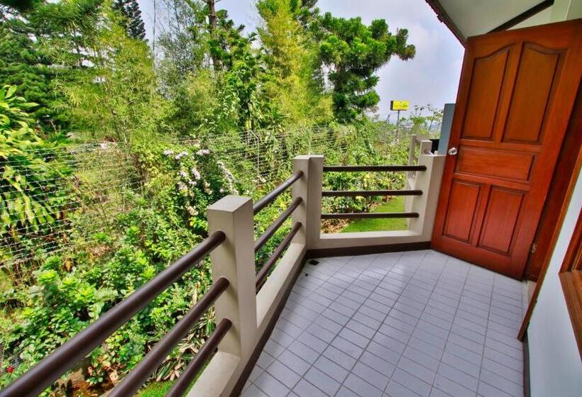 Suite, The Jayakarta Cisarua