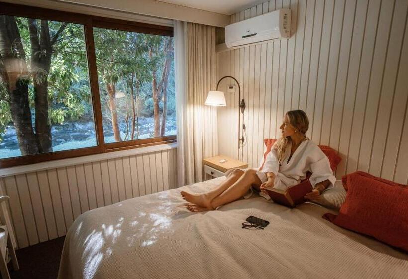 דירת חדר, Y Termas Huife