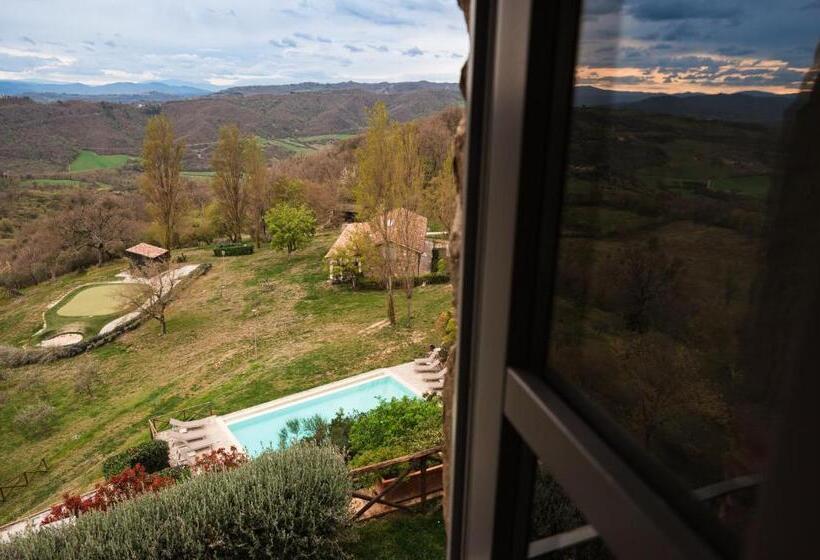 سوییت لوکس, Nikis Resort