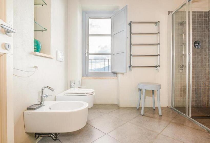 سوییت, Nikis Resort