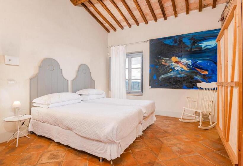 سوییت, Nikis Resort