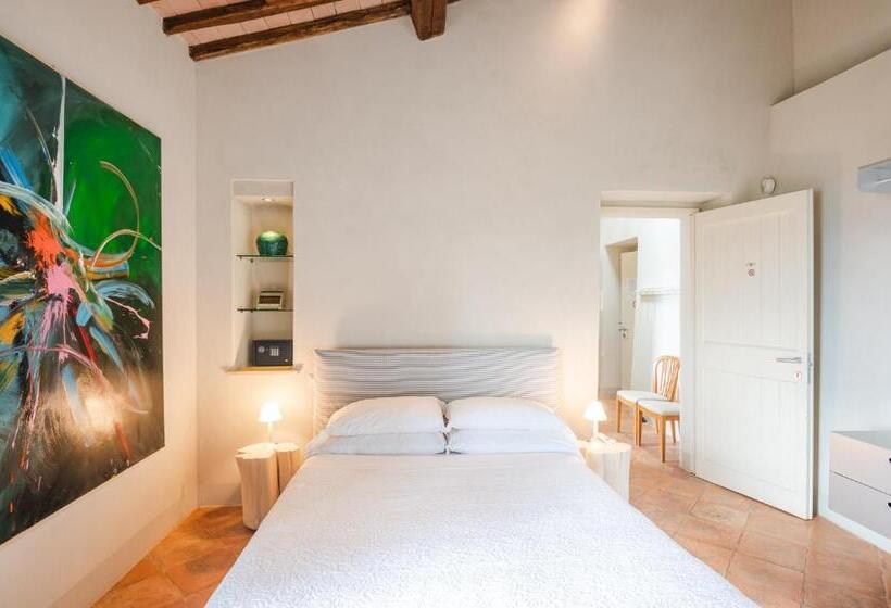 سوییت, Nikis Resort