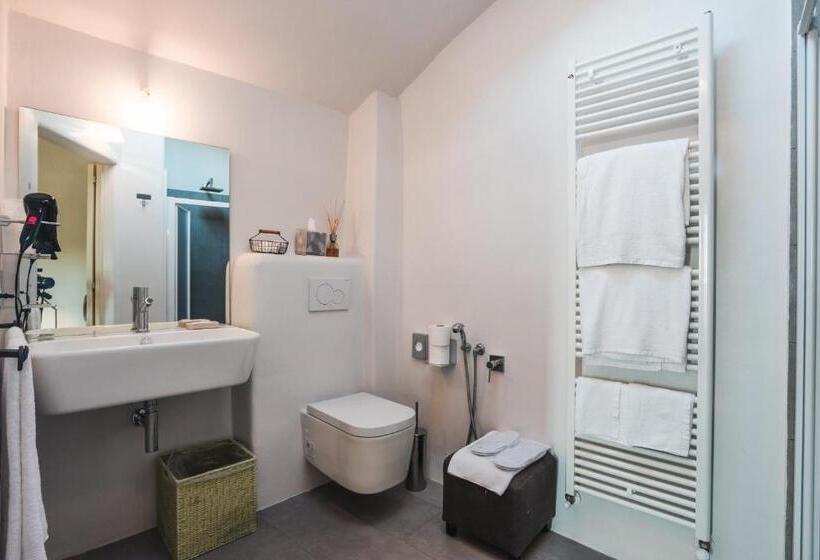 اتاق خانوادگی, Nikis Resort