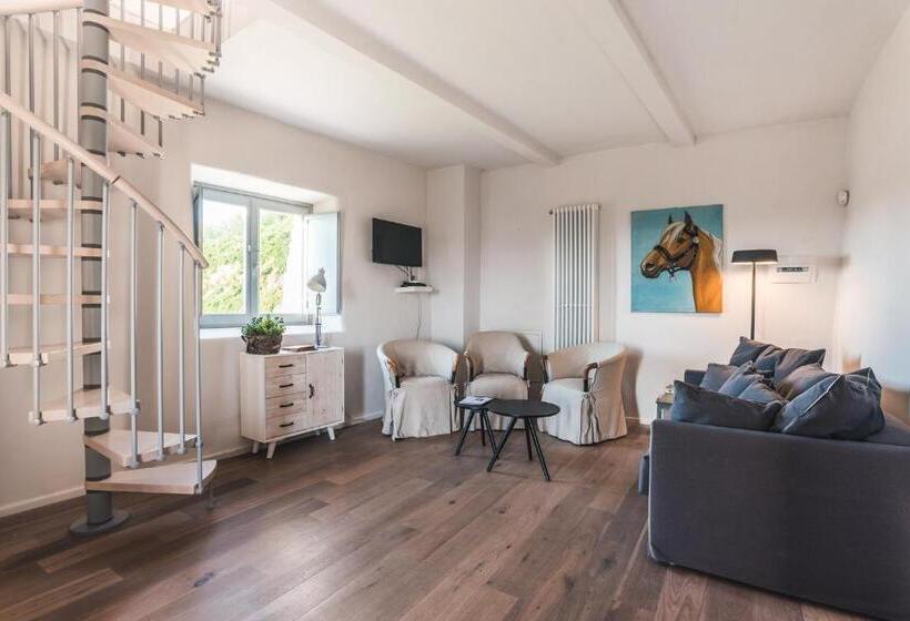 اتاق خانوادگی, Nikis Resort