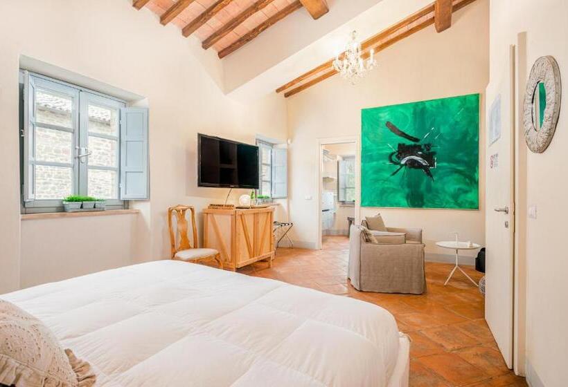 سوییت سوپریور, Nikis Resort