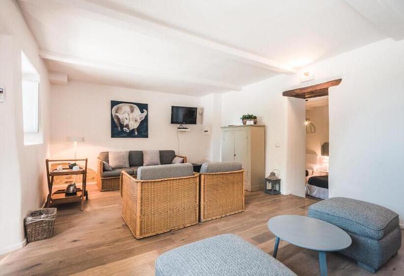 اتاق سوپریور خانوادگی, Nikis Resort