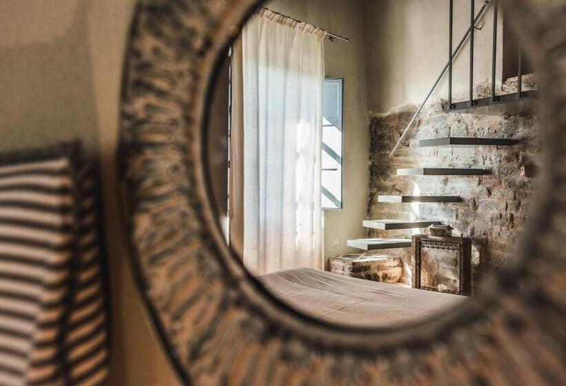 سوییت, Nikis Resort