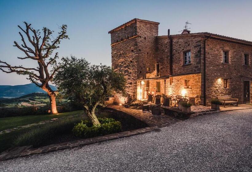 سوییت, Nikis Resort