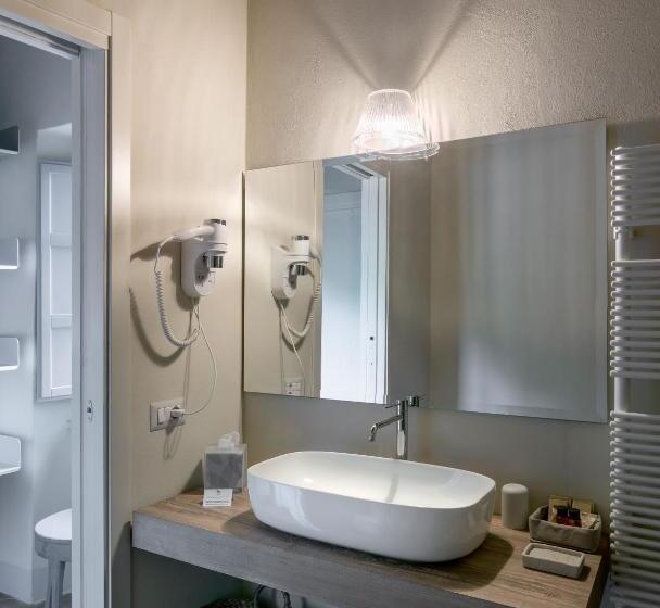 سوییت سوپریور, Nikis Resort