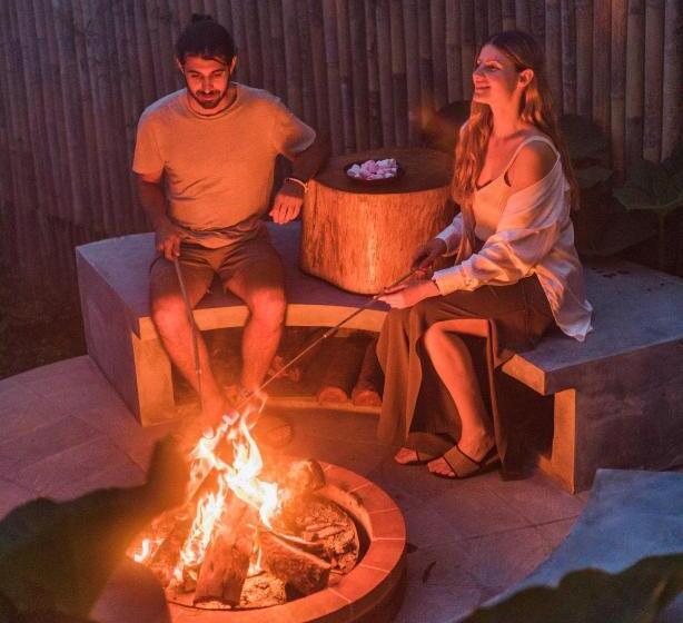 프레지덴셜 스위트, Munduk Moding Plantation Nature Resort