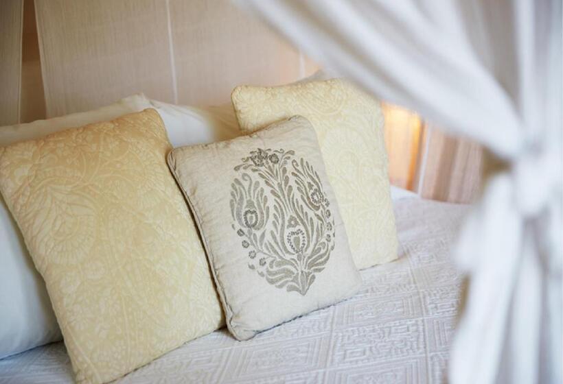 جناح سوبيريور, Tentaciones Hotel & Lounge Pool   Adults Only