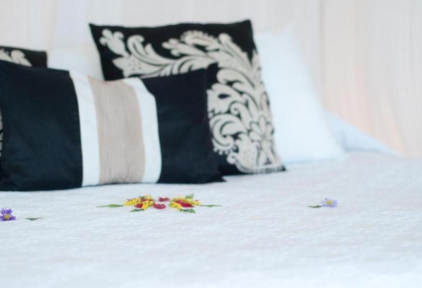 Полулюкс Кровать Кинг, Tentaciones Hotel & Lounge Pool Adults Only