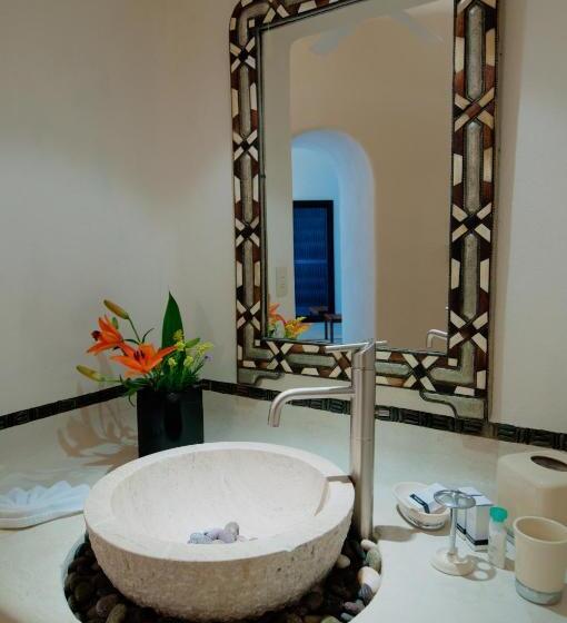 جناح جونيور مزوَّد بحمام سباحة, Tentaciones Hotel & Lounge Pool   Adults Only