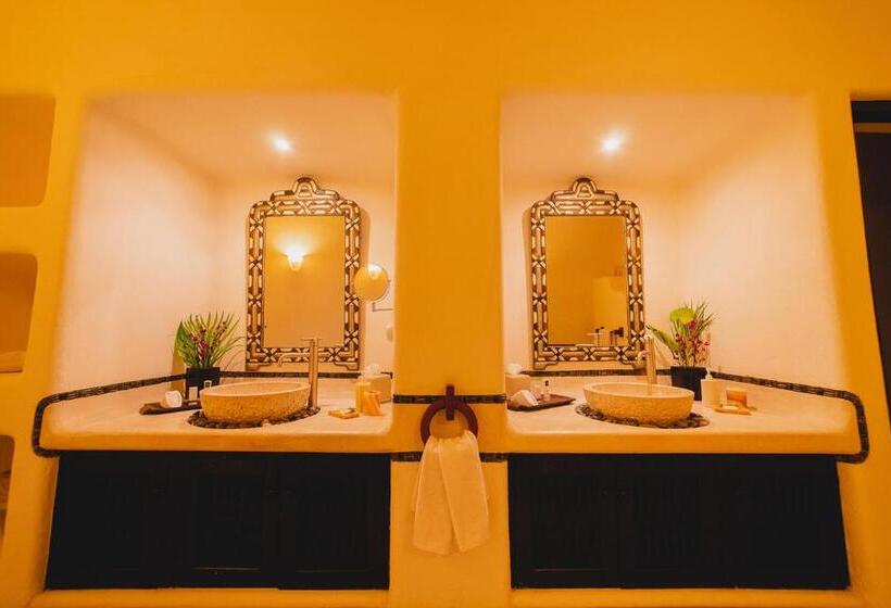 جناح جونيور مزوَّد بحمام سباحة, Tentaciones Hotel & Lounge Pool   Adults Only