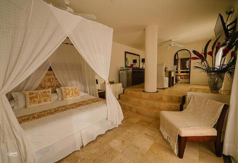 Люкс с Бассейном, Tentaciones Hotel & Lounge Pool Adults Only