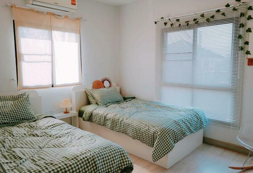 חדר משפחתי חדר אמבטיה משותף, Nhunjai House   บ้านหนุนใจ