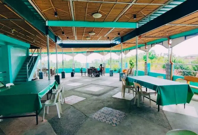 デラックスルーム, Emshienell Beach Resort And Event Place