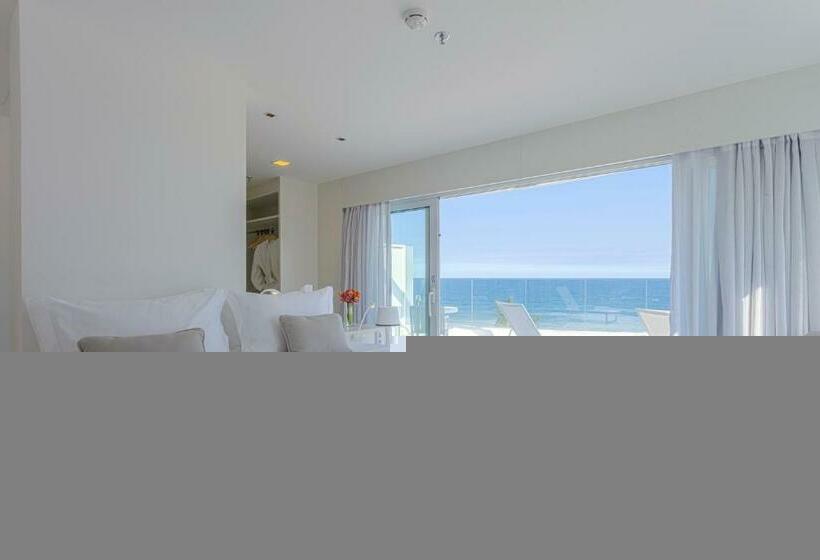 חדר דלוקס לשלושה, Cdesign