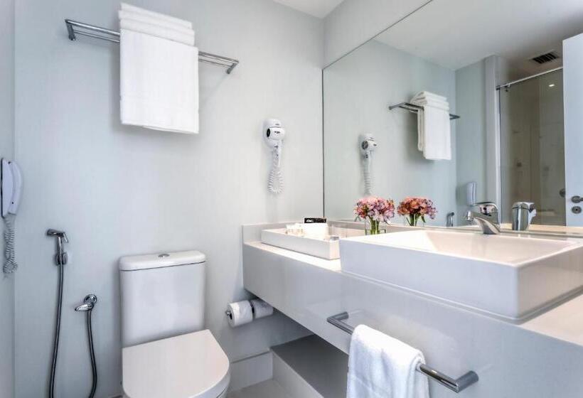 סוויטת ג'וניור, Cdesign