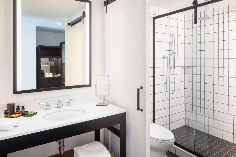 חדר דלוקס, Cdesign