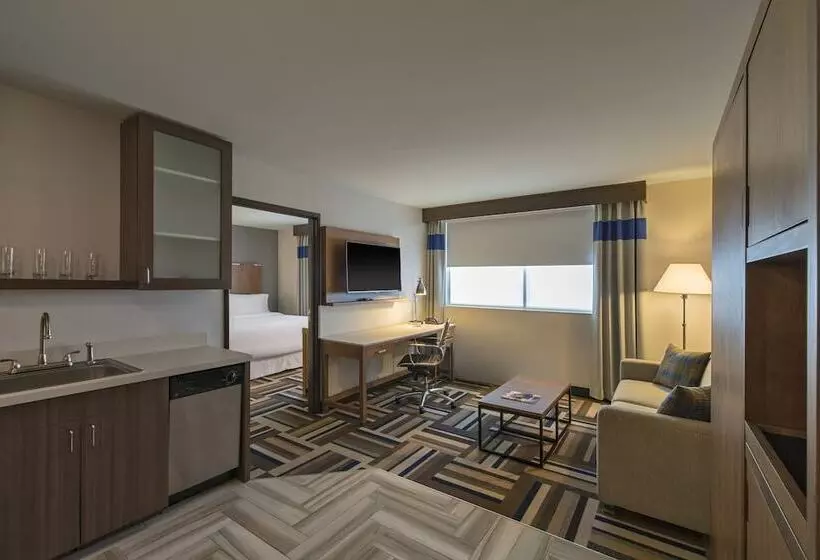 سوییت, Four Points By Sheraton Midland