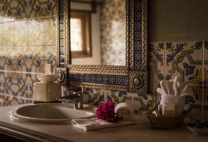 اتاق لوکس با تخت بزرگ, Hacienda Labor De Rivera Hotel Boutique & Eventos