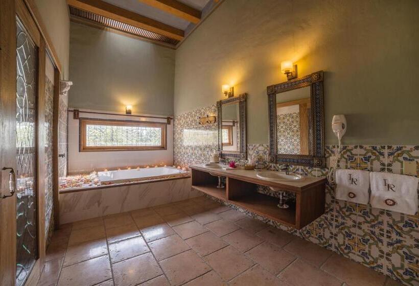 سوئیت با وان آب گرم, Hacienda Labor De Rivera Hotel Boutique & Eventos