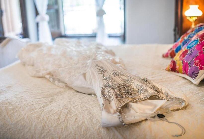 Suite with lake view, Hacienda Labor De Rivera Hotel Boutique & Eventos