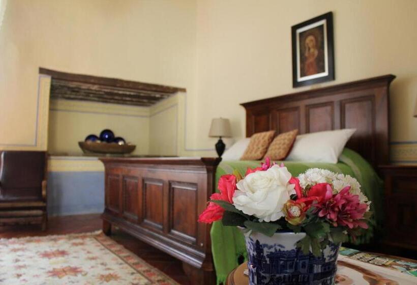 سوئیت جونیور با تخت بزرگ, Hacienda Labor De Rivera Hotel Boutique & Eventos
