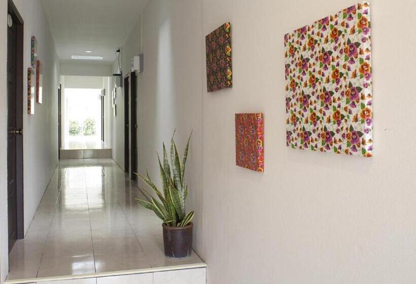 스탠다드 룸, Les Fleurs House