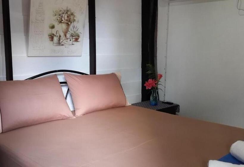 بنجلو قياسى, Les Fleurs House