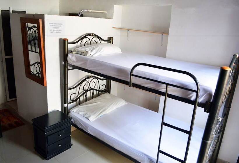 공동 객실, Miramar   Hostel