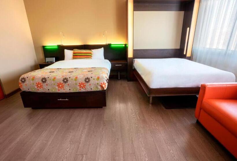 חדר משפחתי, Must