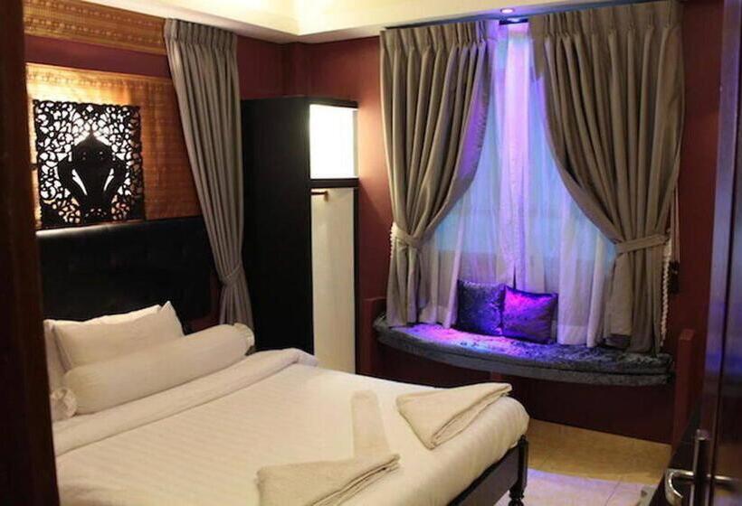 Люкс, Naga Angkor Hostel