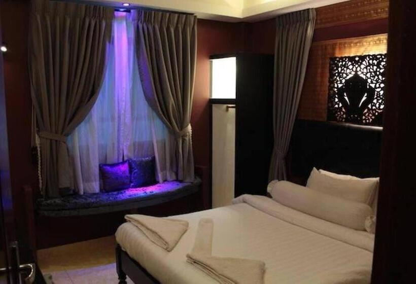 Люкс, Naga Angkor Hostel