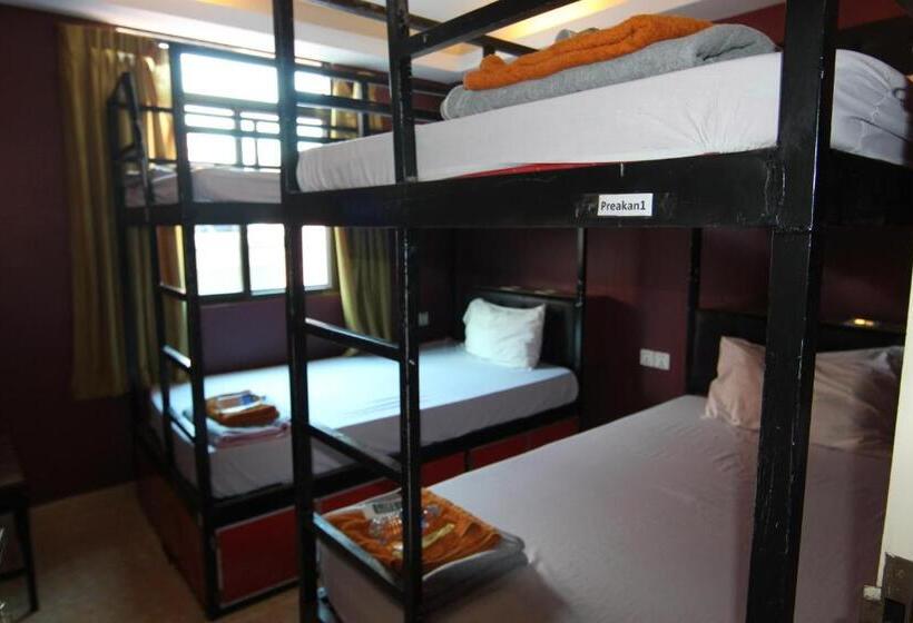 Кровать в Общей Комнате, Naga Angkor Hostel