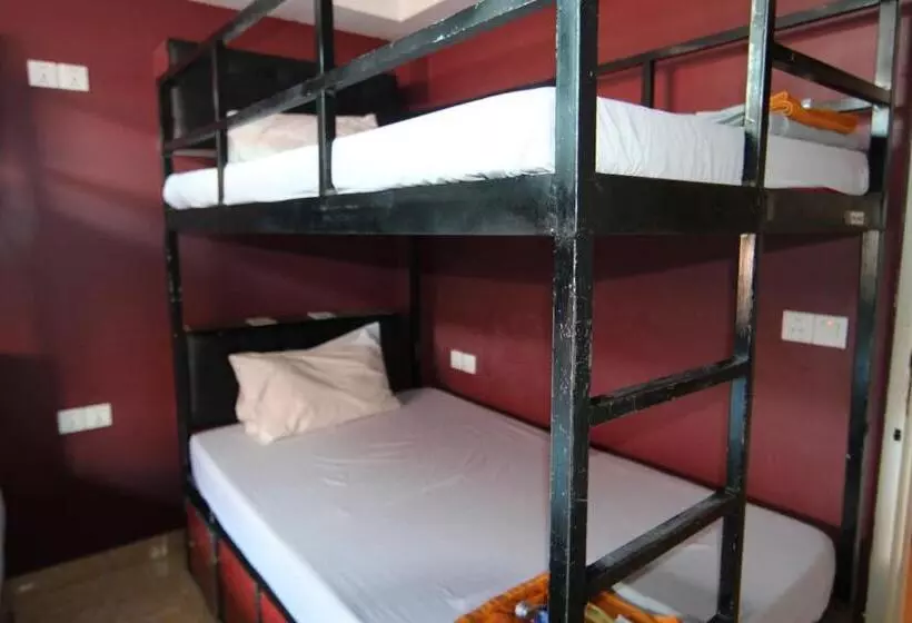 ルームシェアのワンベッド, Naga Angkor Hostel