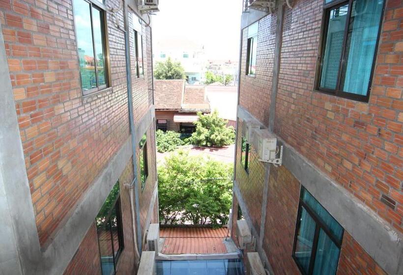 Номер Superior, Naga Angkor Hostel