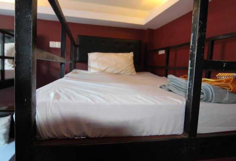 Кровать в Общей Комнате, Naga Angkor Hostel