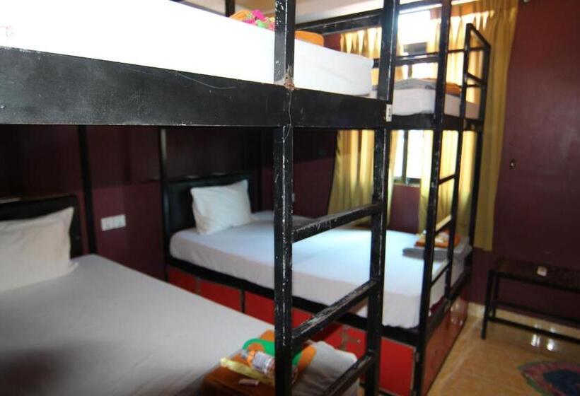 Кровать в Общей Комнате, Naga Angkor Hostel