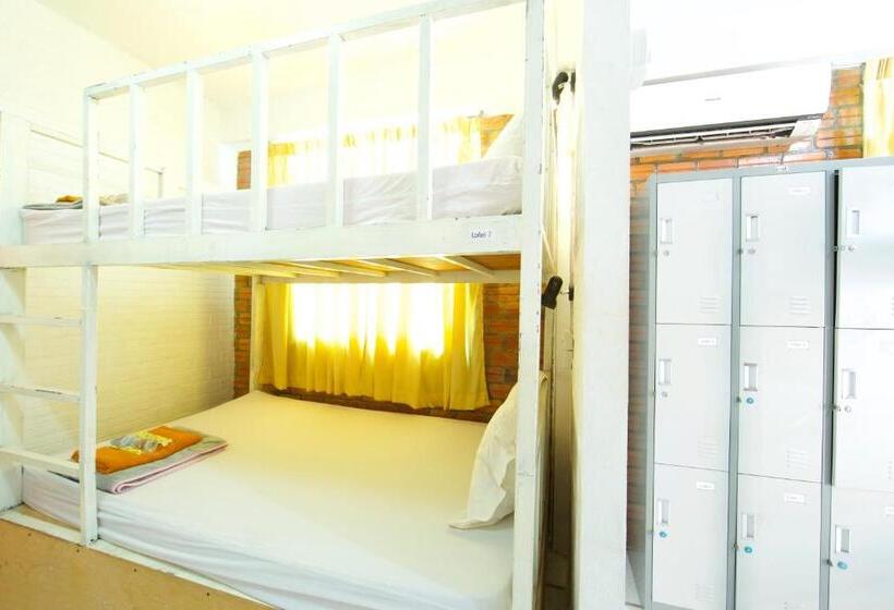 Кровать в Общей Комнате, Naga Angkor Hostel