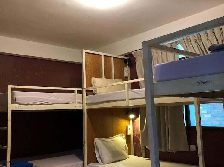 Кровать в Общей Комнате, Naga Angkor Hostel